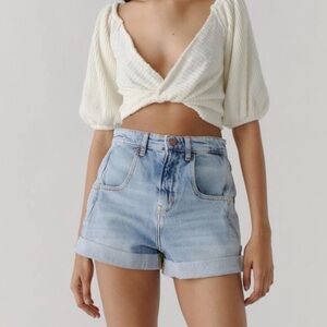 🟤NWT BDG Carrie High Rise Denim Short in Light Wash Sz 26